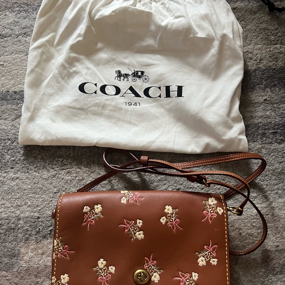 Coach sling crossbody bag - Picture 8 of 8